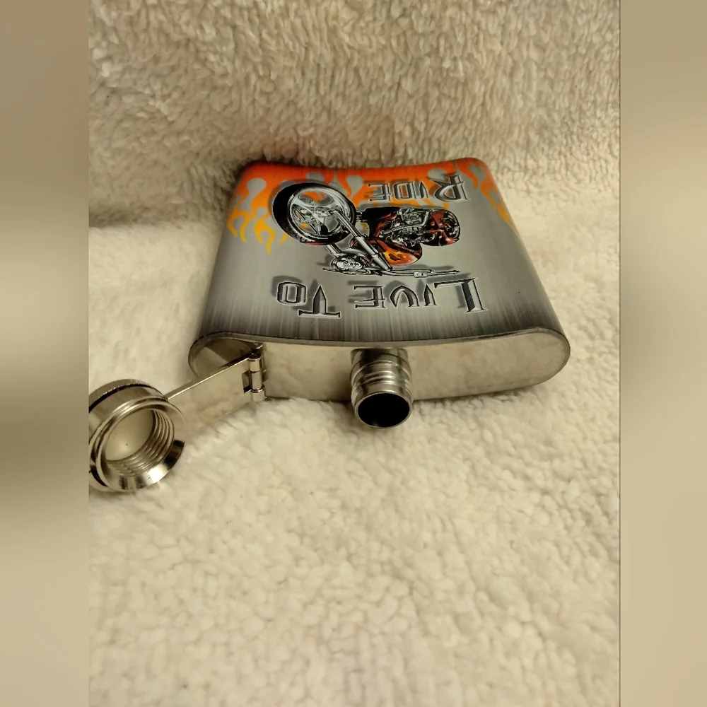 Flask | Motorcycle | Live To Ride - Picture 5 of 6